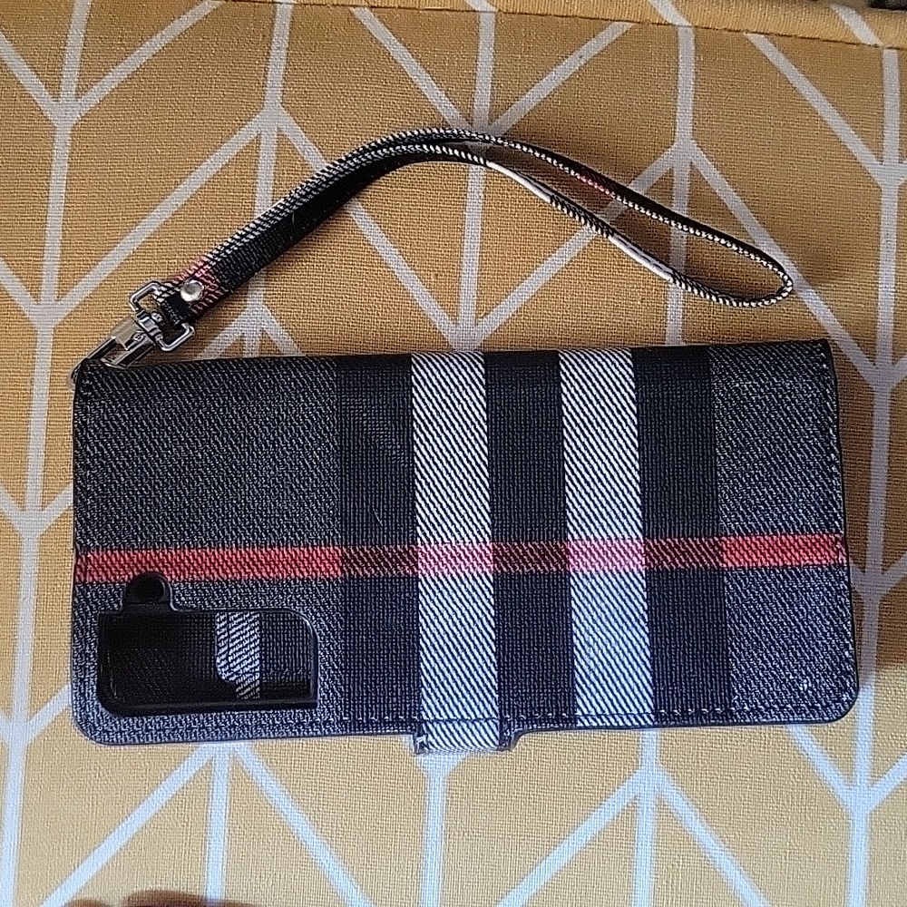 S21 plus phone/Wristlet